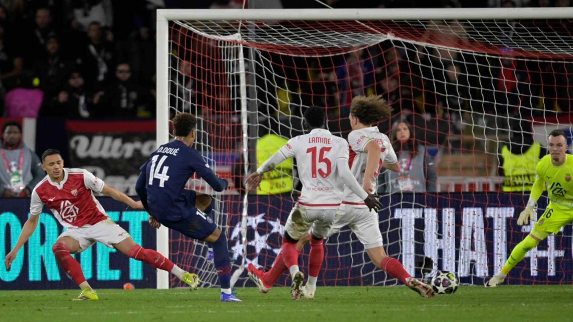 জোড়ে গোলে পিছিয়ে থেকেও জয়, তবুও দুশ্চিন্তায় পিএসজি