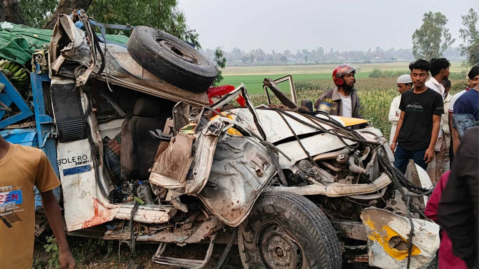 সিরাজগঞ্জে বাস-পিকআপ সংঘর্ষে চালক নিহত
