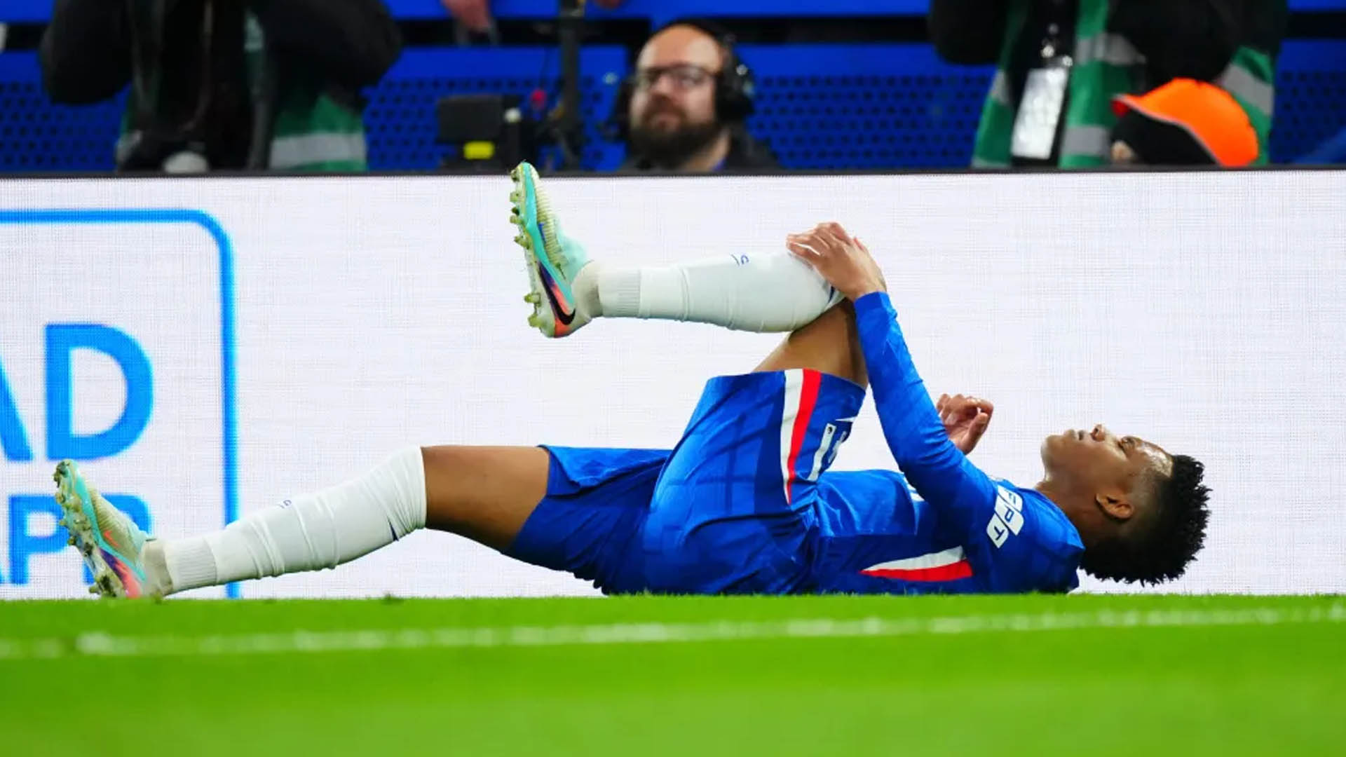 চোট পেয়ে কাঁদতে কাঁদতে মাঠ ছাড়লেন ব্রাজিলিয়ান, বিশ্বকাপ খেলতে পারবেন তো?