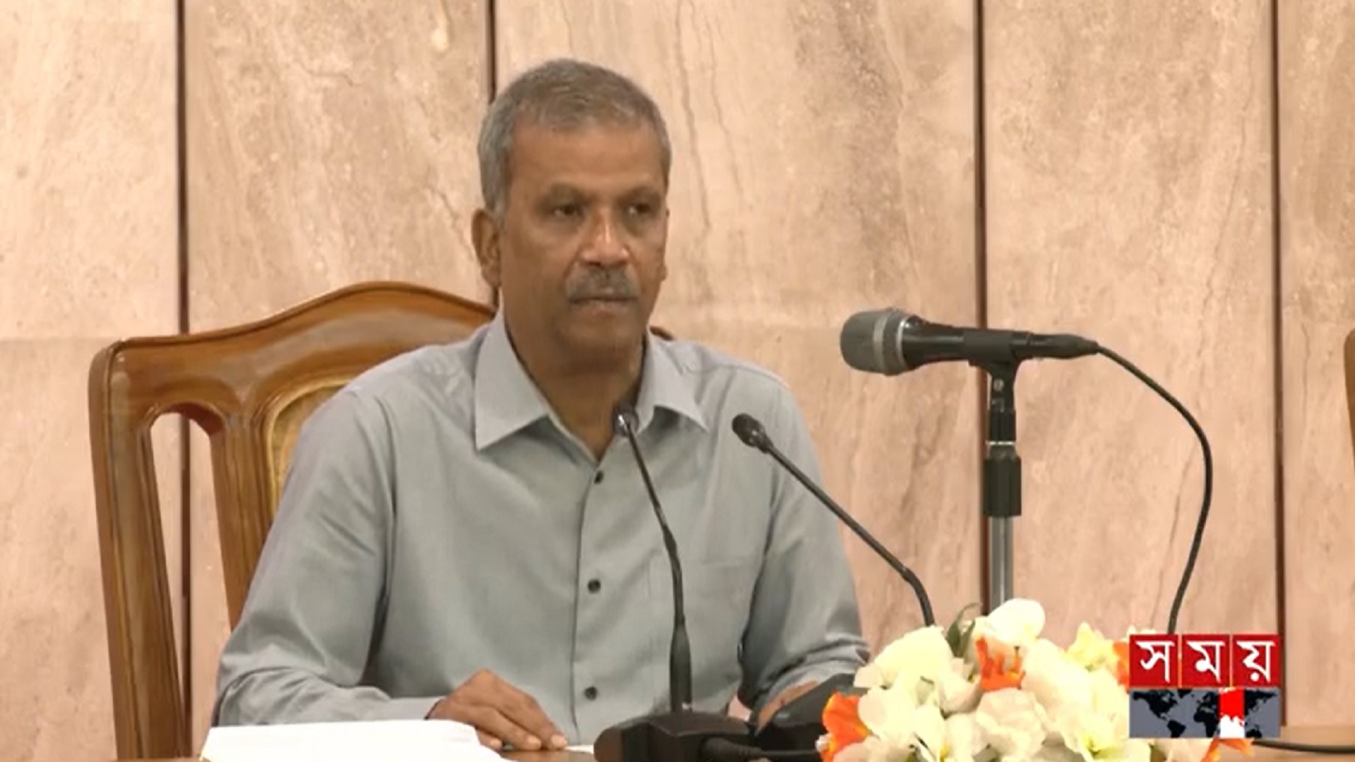 জুলাই সনদ নিয়ে বিএনপির অভিযোগ প্রশ্নে ‘মন্তব্য নেই’: আইন উপদেষ্টা