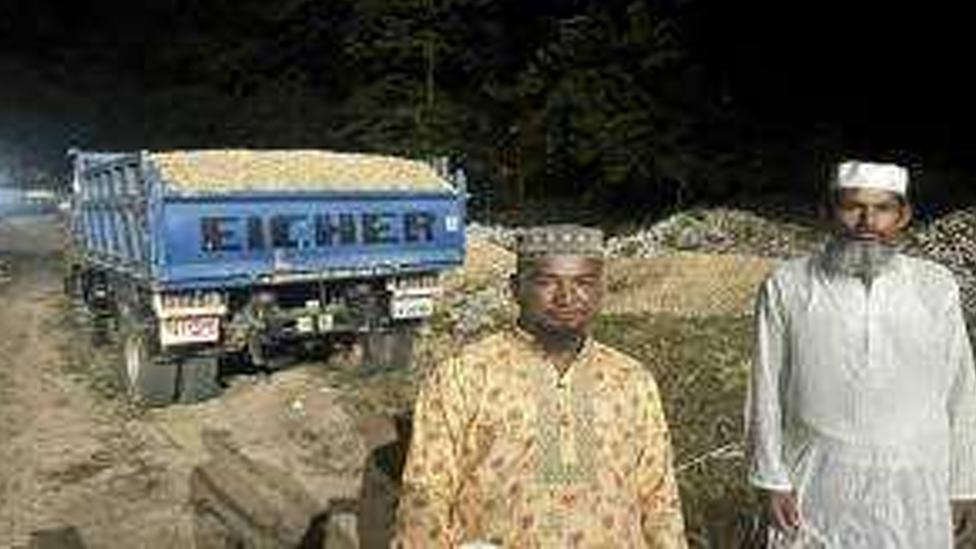 শাহ আরেফিন টিলায় থামছেই না পাথর খেকোদের তাণ্ডব