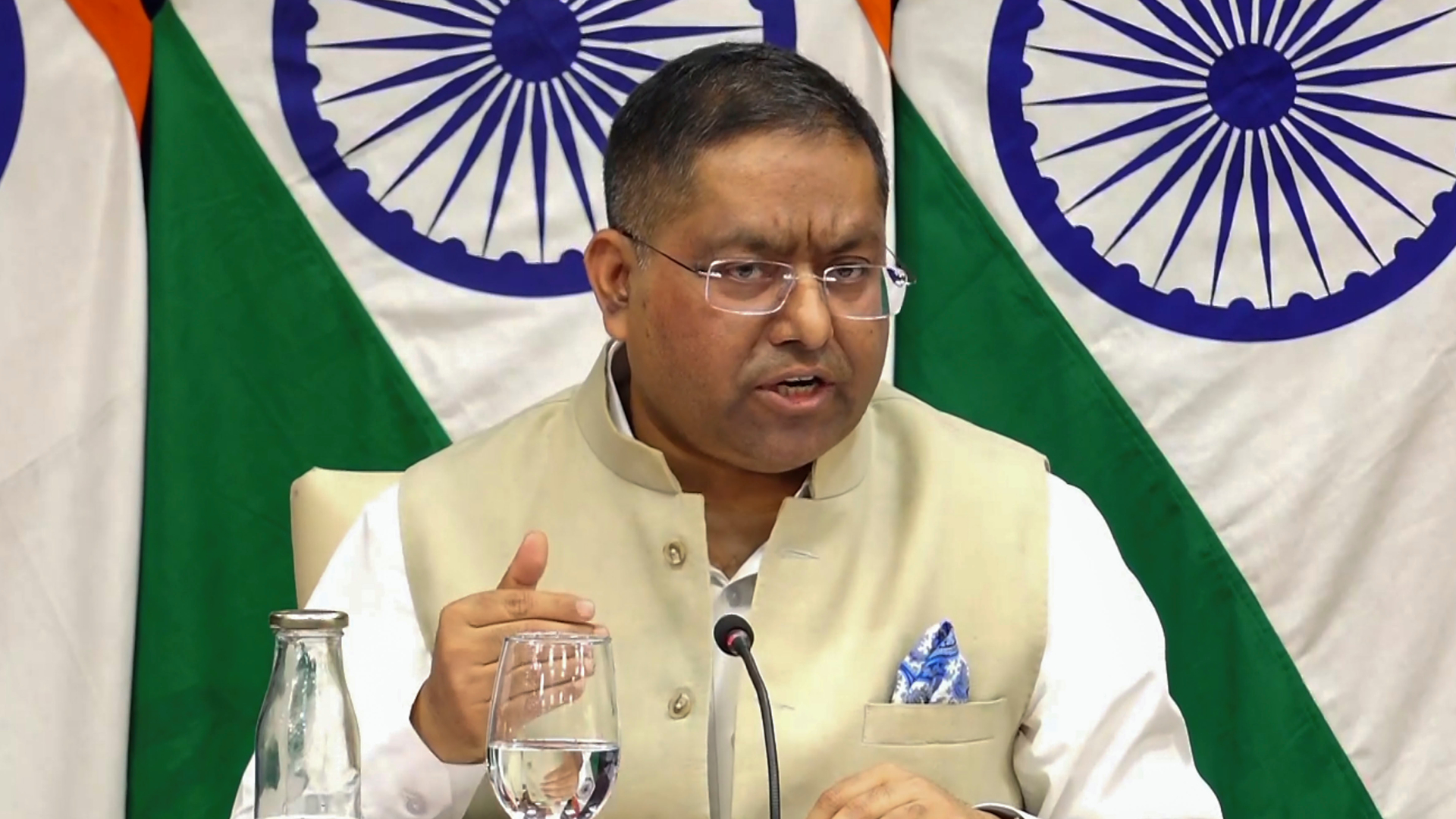 হাসিনাকে ফেরত পাঠানোর প্রসঙ্গ কি এড়িয়ে গেল ভারত?