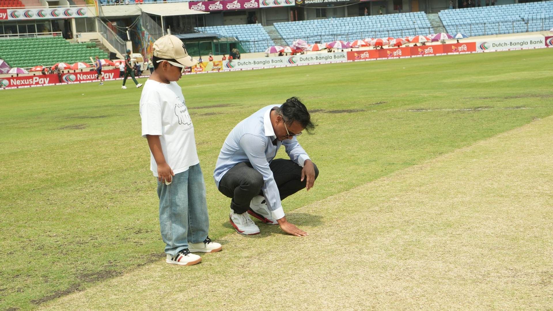 যে মাটিতে উত্থান, সেই মাটি ছুঁয়েই বিদায় নিলেন রুবেল