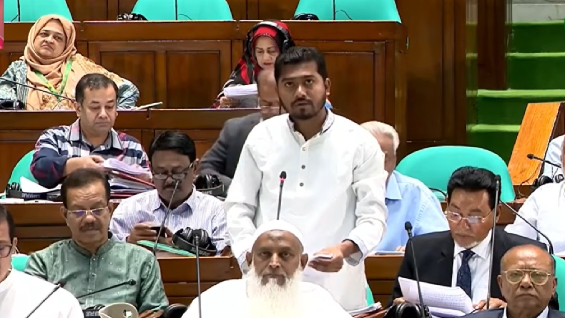 বিদেশগামী তরুণদের ঋণ নিয়ে যা জানালেন প্রতিমন্ত্রী নুর