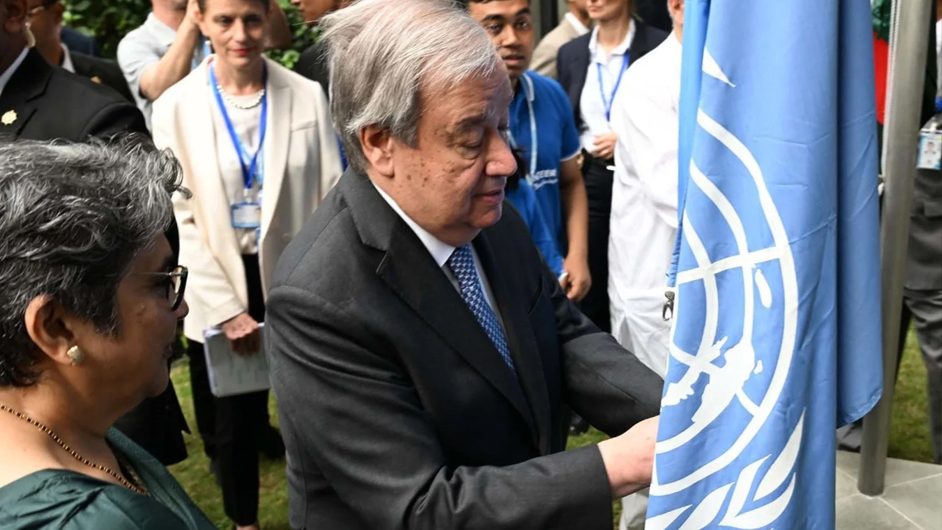 Yoshlarning guruh seks videolari