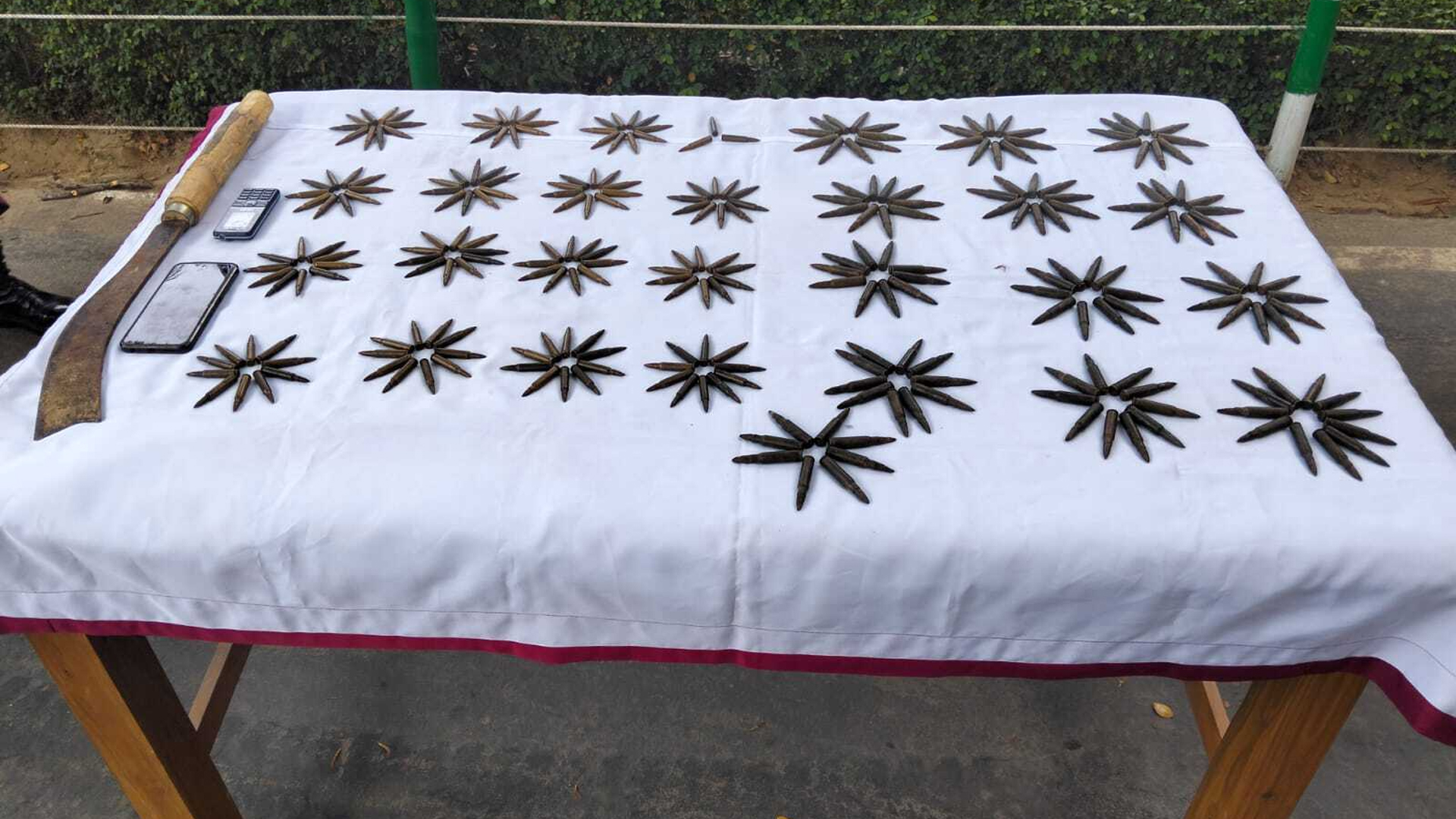 সীমান্তে রাইফেল ও এমজির ২৮২ রাউন্ড গুলি উদ্ধার