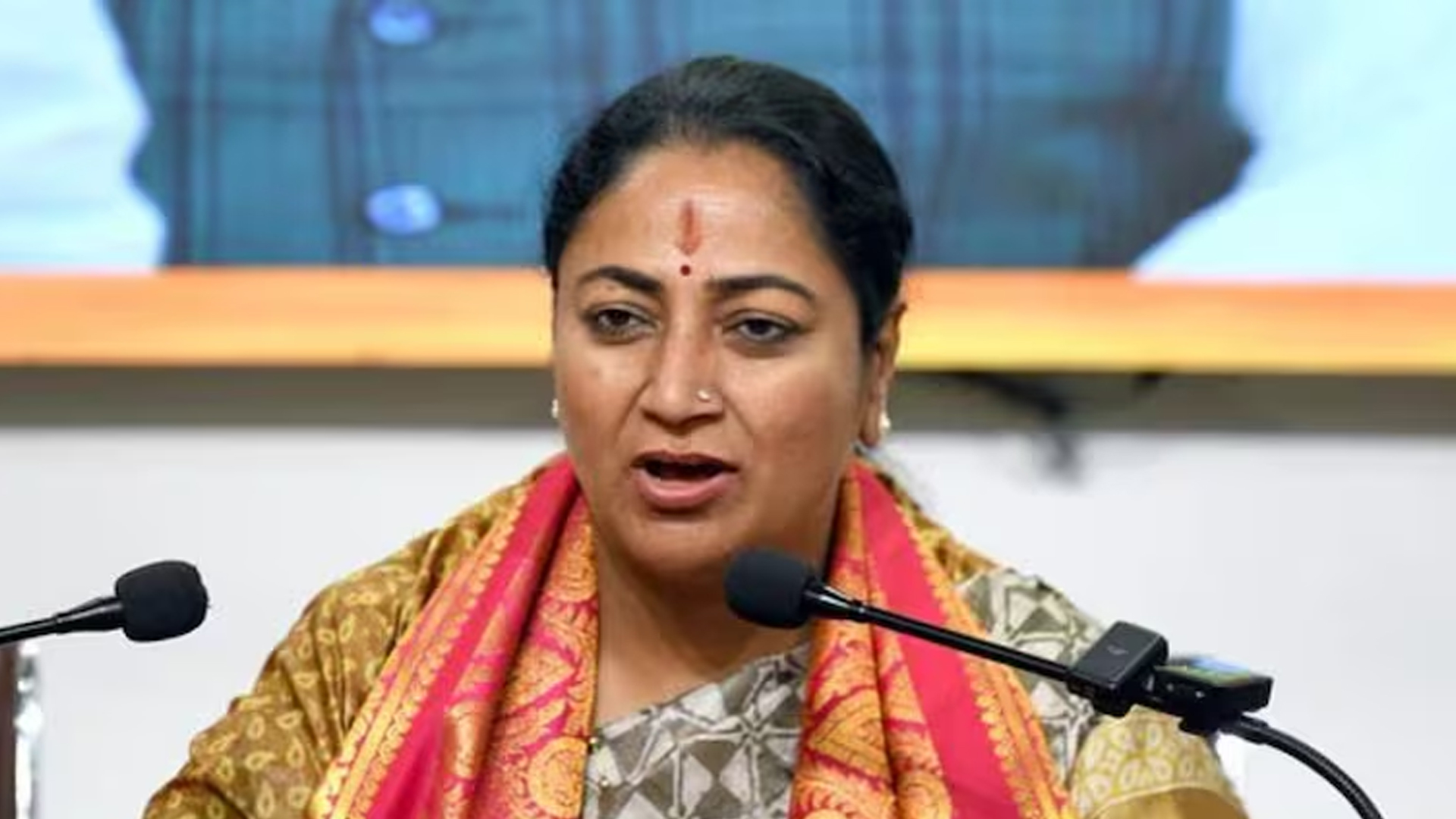 দিল্লিতে সপ্তাহে দুই দিন ‘হোম অফিস’