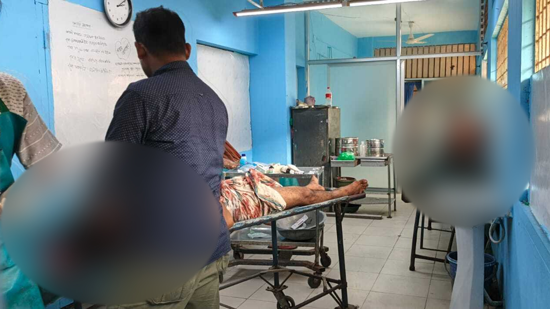 খুলনায় ঘরে ঢুকে যুবকের মাথায় গুলি