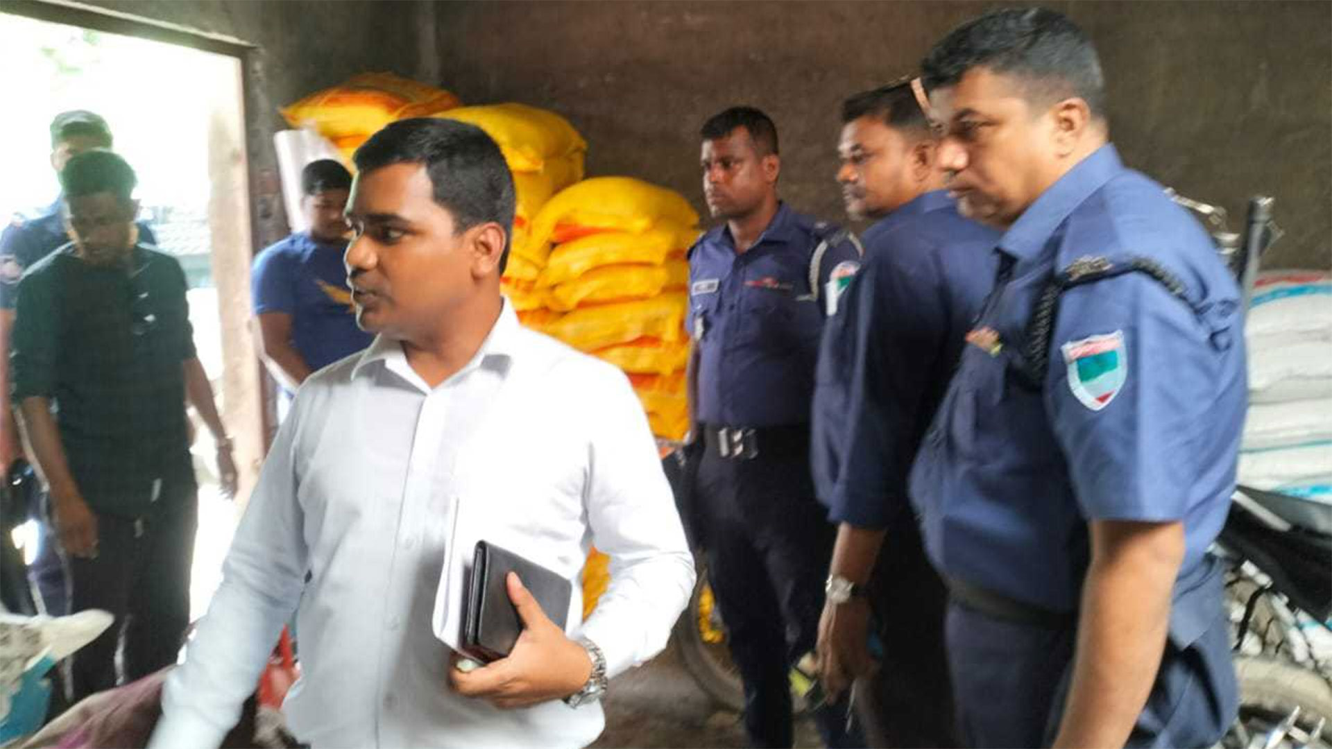 খুলনায় ভোক্তা অধিকারের অভিযান, ১৭ প্রতিষ্ঠানকে জরিমানা
