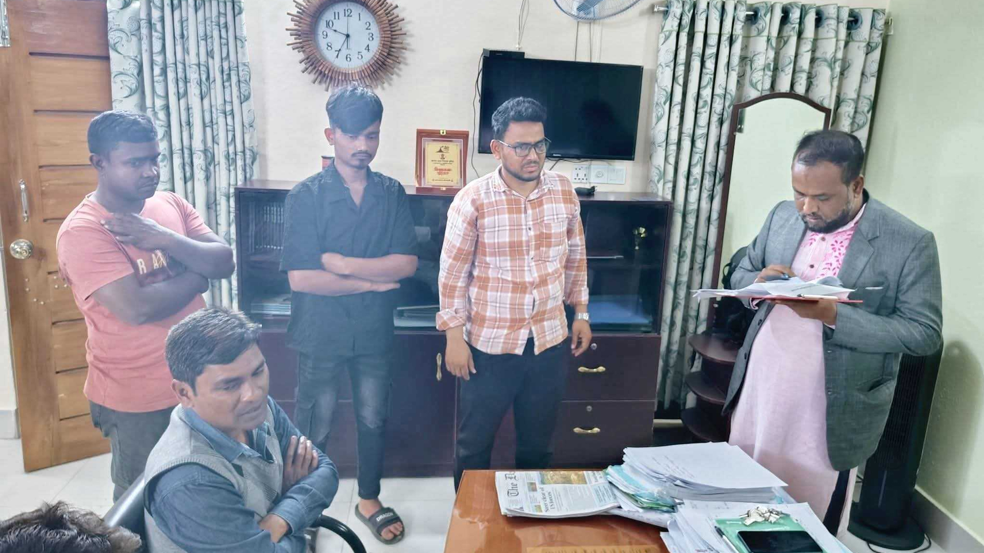 তেল চুরির অভিযোগে ৩ শ্রমিকের অর্থ ও কারাদণ্ড