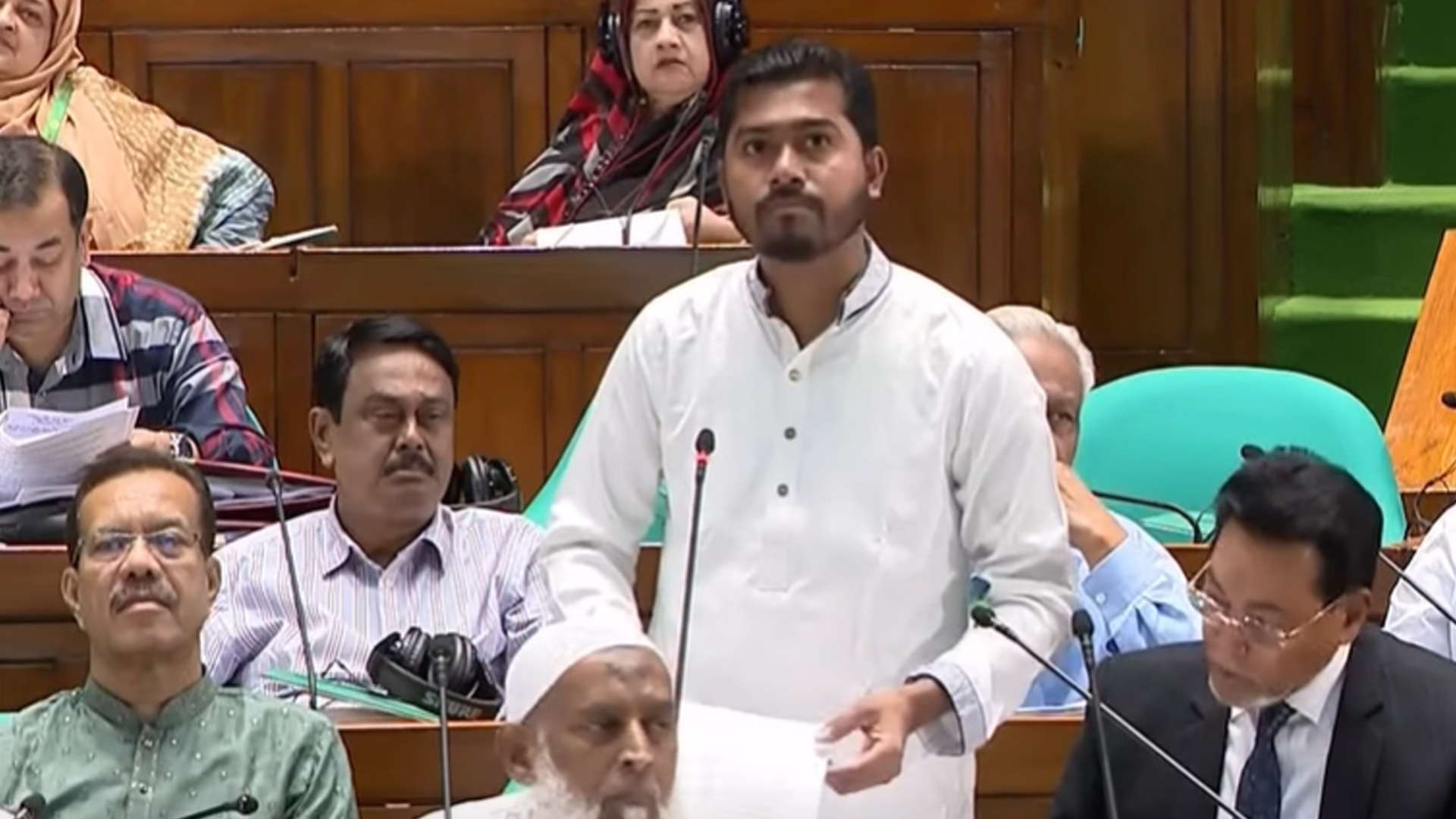 বিল উত্থাপনে থতমত প্রতিমন্ত্রী নুর, স্পিকার বললেন ‘আবার বলুন’