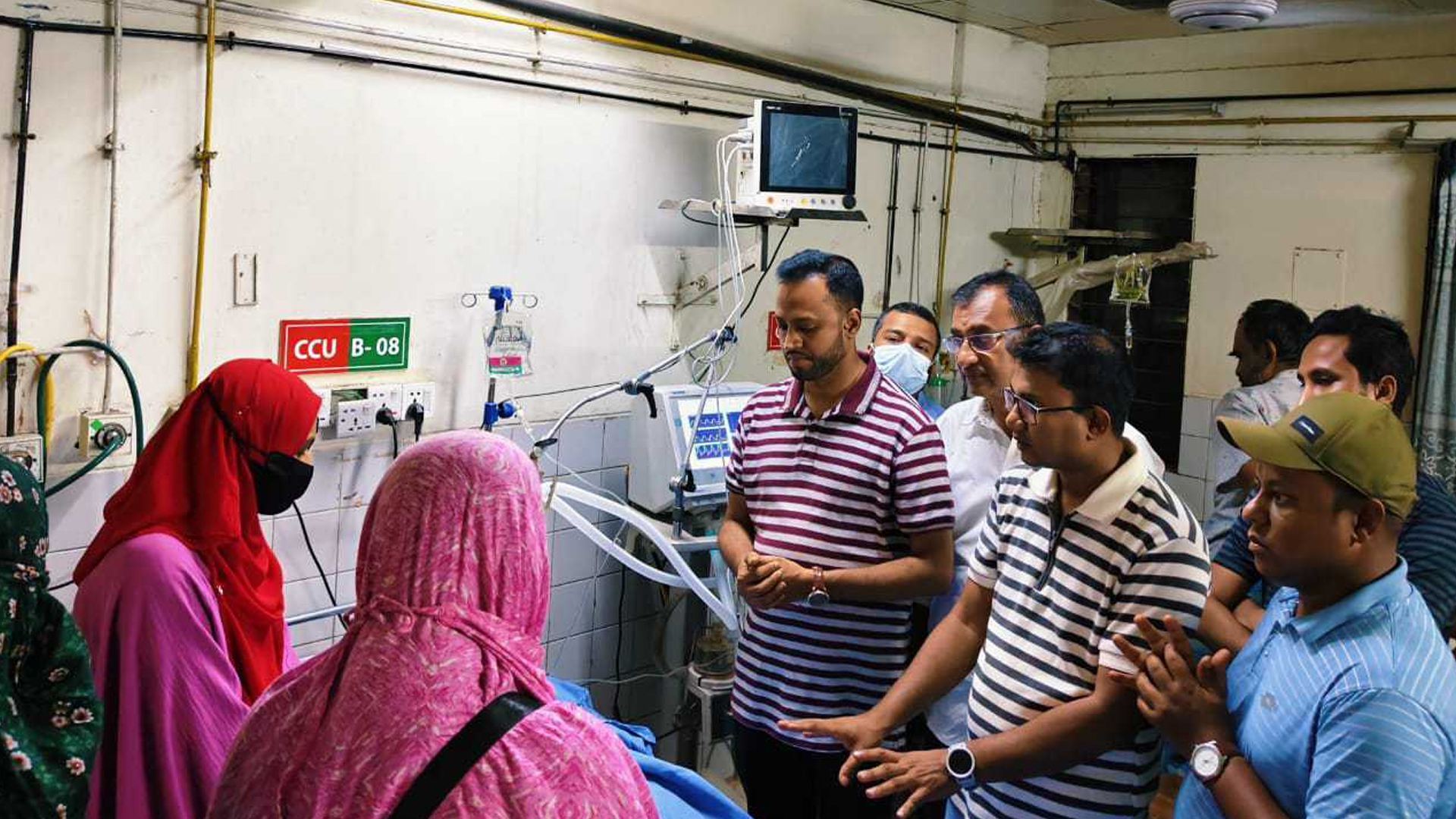 জুলাই বিপ্লবে শহীদ শাহরিয়ারের শ্বশুরের চিকিৎসায় পাশে দাঁড়ালেন প্রধানমন্ত্রী