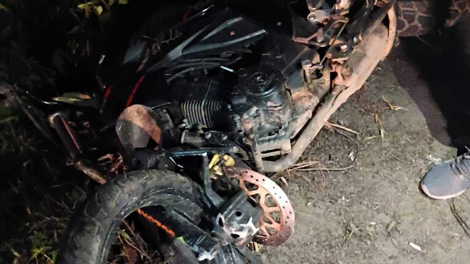 মধুপুরে মোটরসাইকেল দুর্ঘটনায় প্রাণ গেল ২ যুবকের