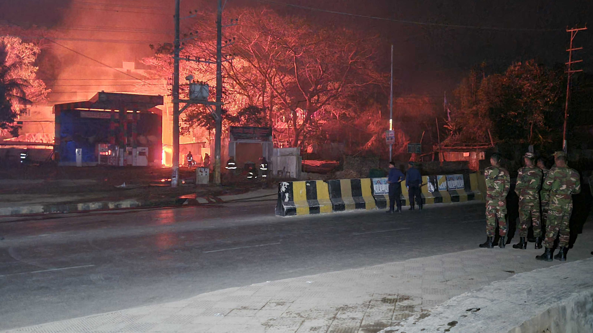 কক্সবাজারে ভয়াবহ অগ্নিকাণ্ড, দগ্ধ ৯ জন হাসপাতালে