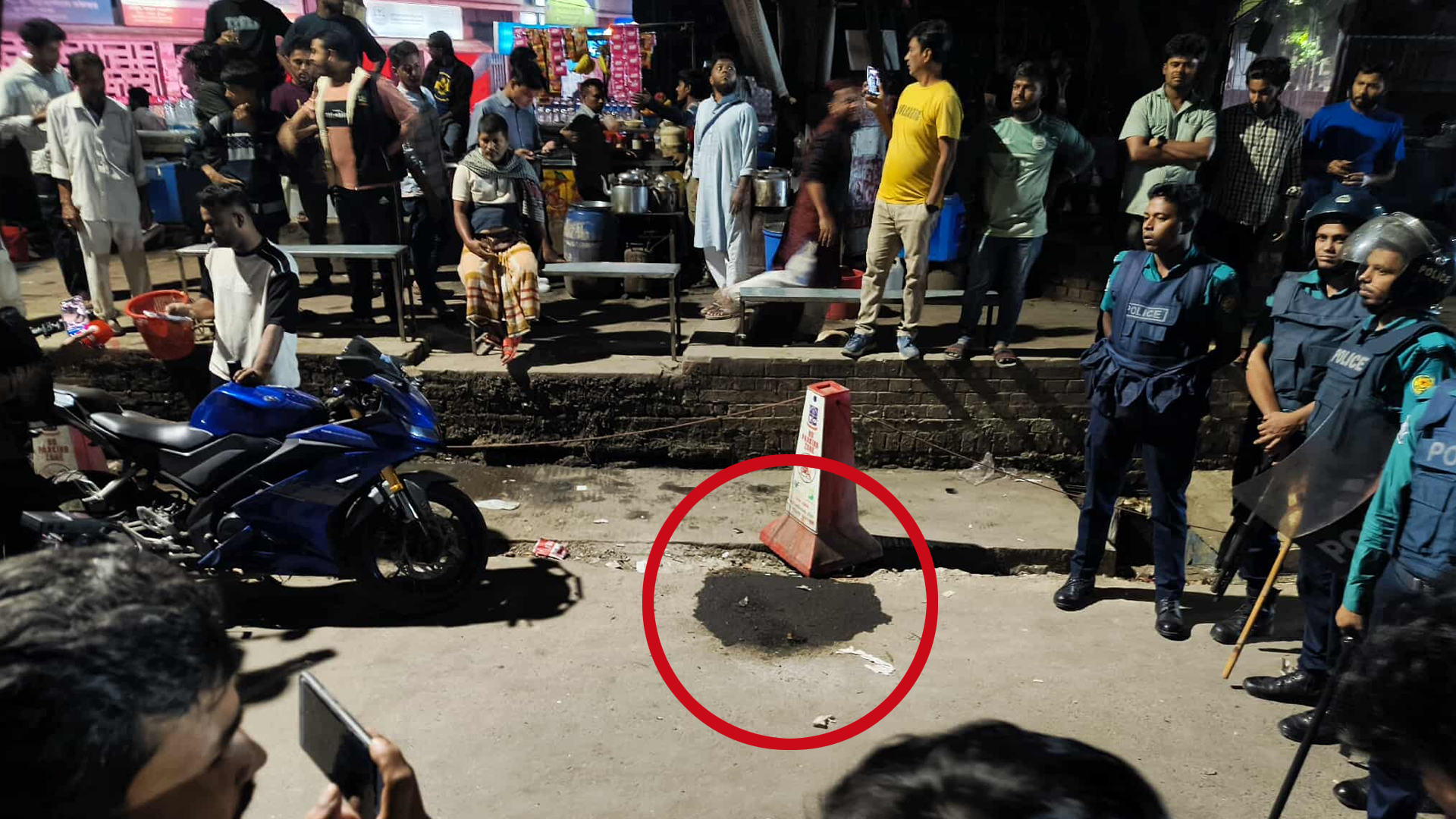 ঢাবি ক্যাম্পাসে পরপর ২ ককটেল বিস্ফোরণ