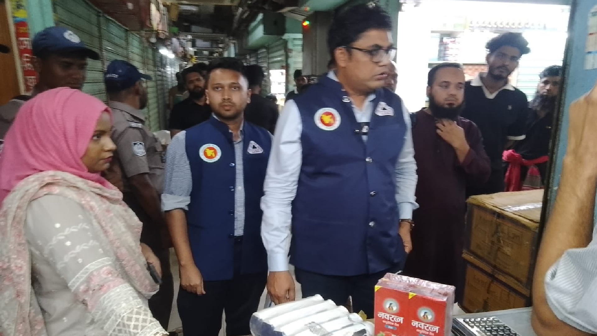 নকল ও অবৈধ পণ্যের বিরুদ্ধে অভিযান