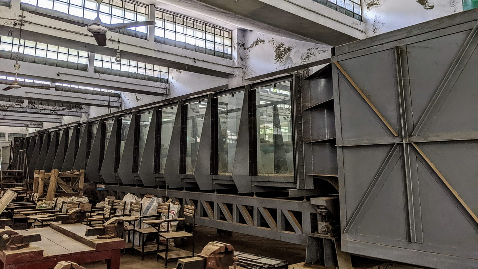 চুয়েটে ব্যবহার ছাড়াই অকেজো হওয়ার পথে কোটি টাকার গবেষণা যন্ত্র