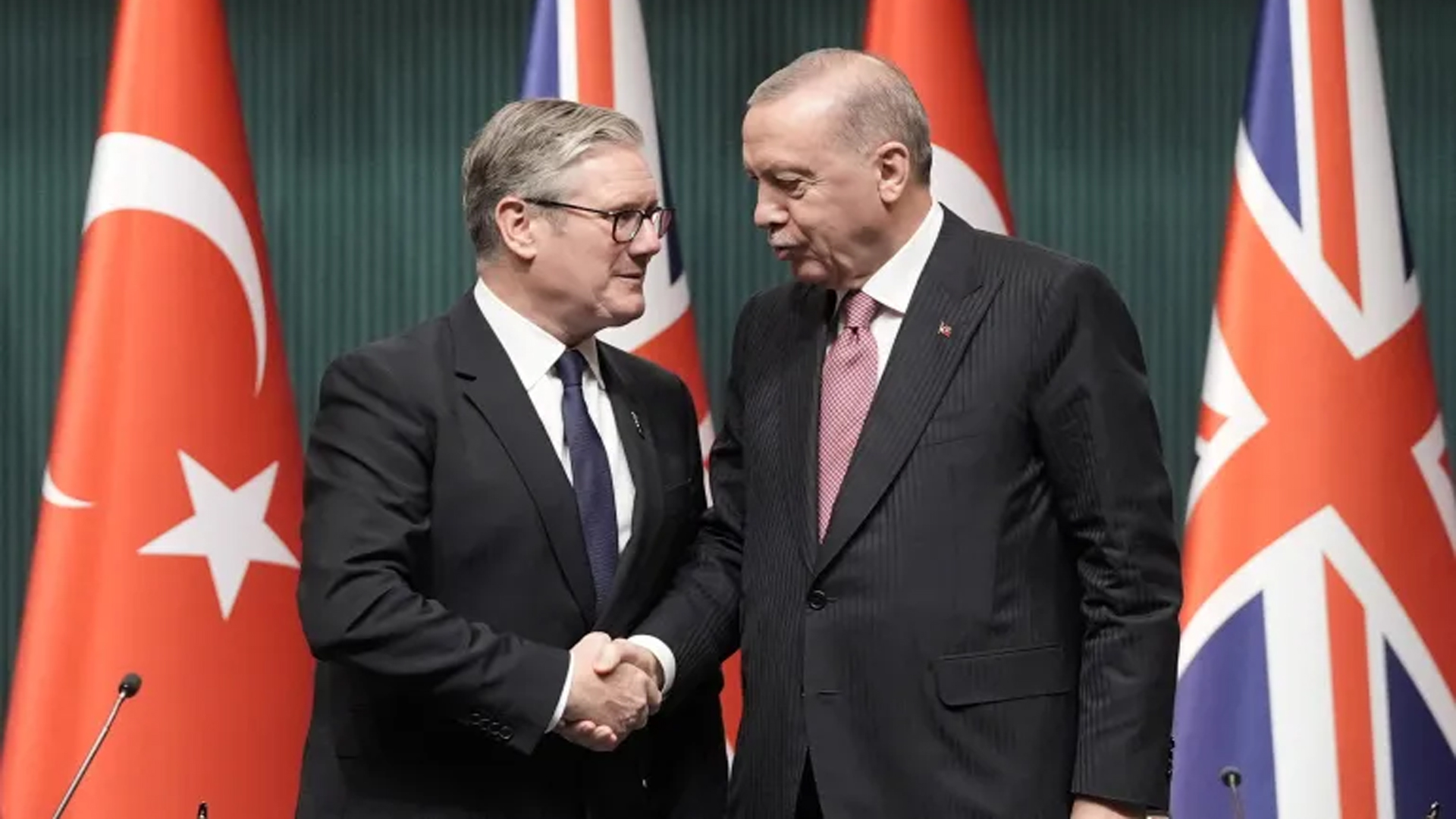 যুক্তরাজ্য থেকে ২০টি ইউরোফাইটার যুদ্ধবিমান কিনছে তুরস্ক