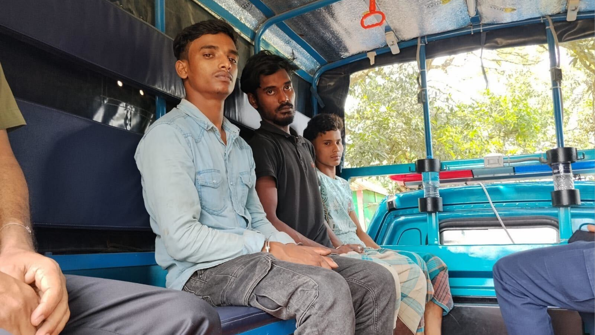 ছাগলের মাংস বিক্রি করতে গিয়ে তিন বন্ধু আটক, দুজনের কারাদণ্ড