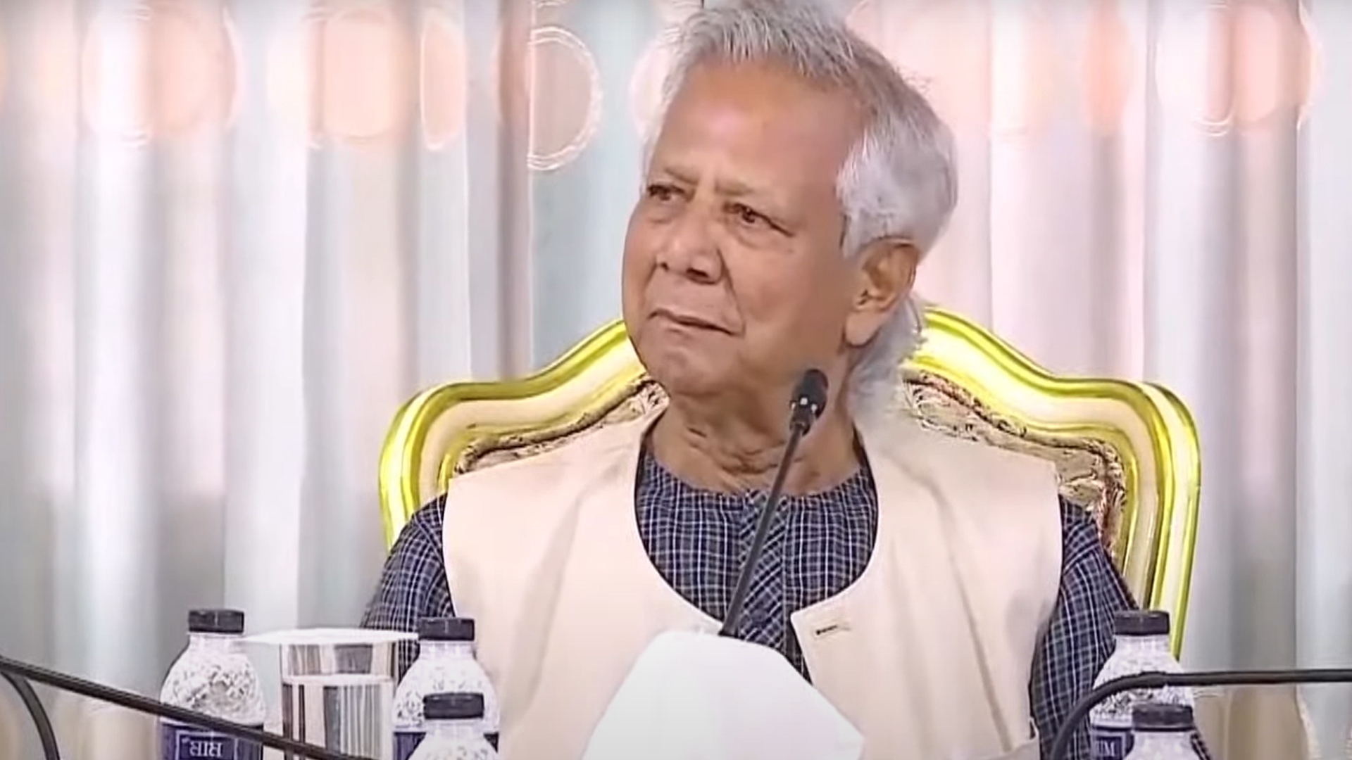 আহতদের সর্বোত্তম চিকিৎসাসেবা নিশ্চিতে দৃঢ় প্রতিজ্ঞ সরকার: প্রধান উপদেষ্টা