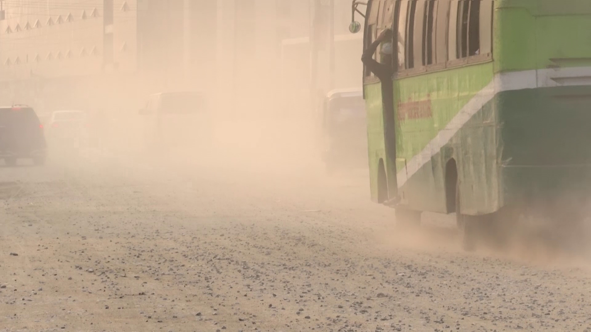 বায়ুদূষণের শীর্ষে বাগদাদ, ঢাকার খবর কী?