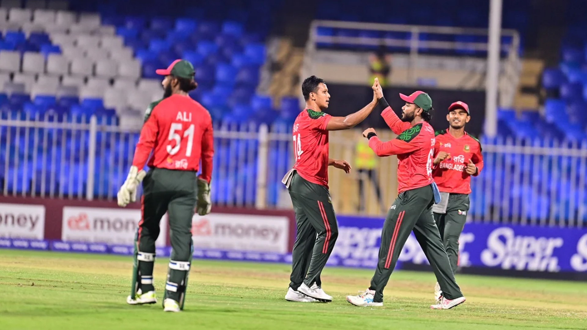 বাংলাদেশকে ১৪৪ রানের লক্ষ্য দিলো আফগানিস্তান