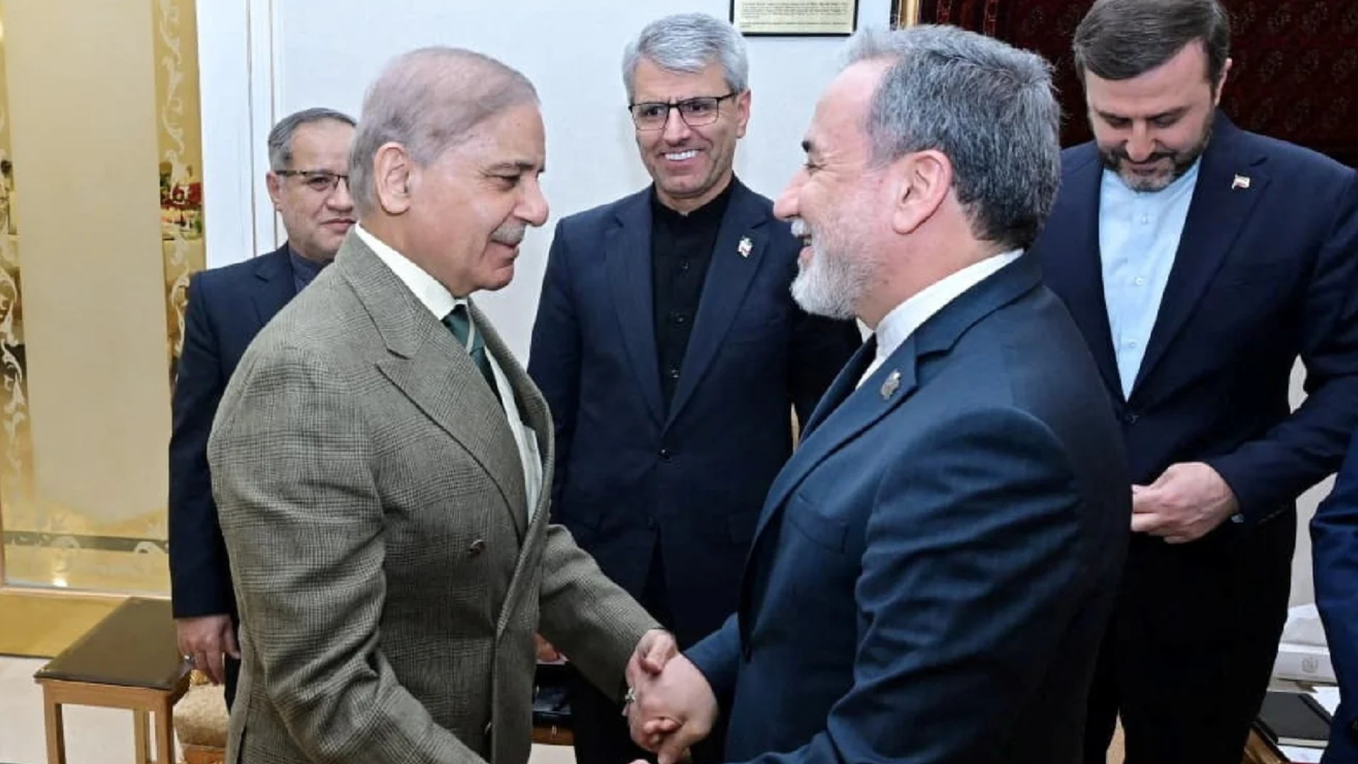 ওমান থেকে ফের পাকিস্তানে ইরানের পররাষ্ট্রমন্ত্রী