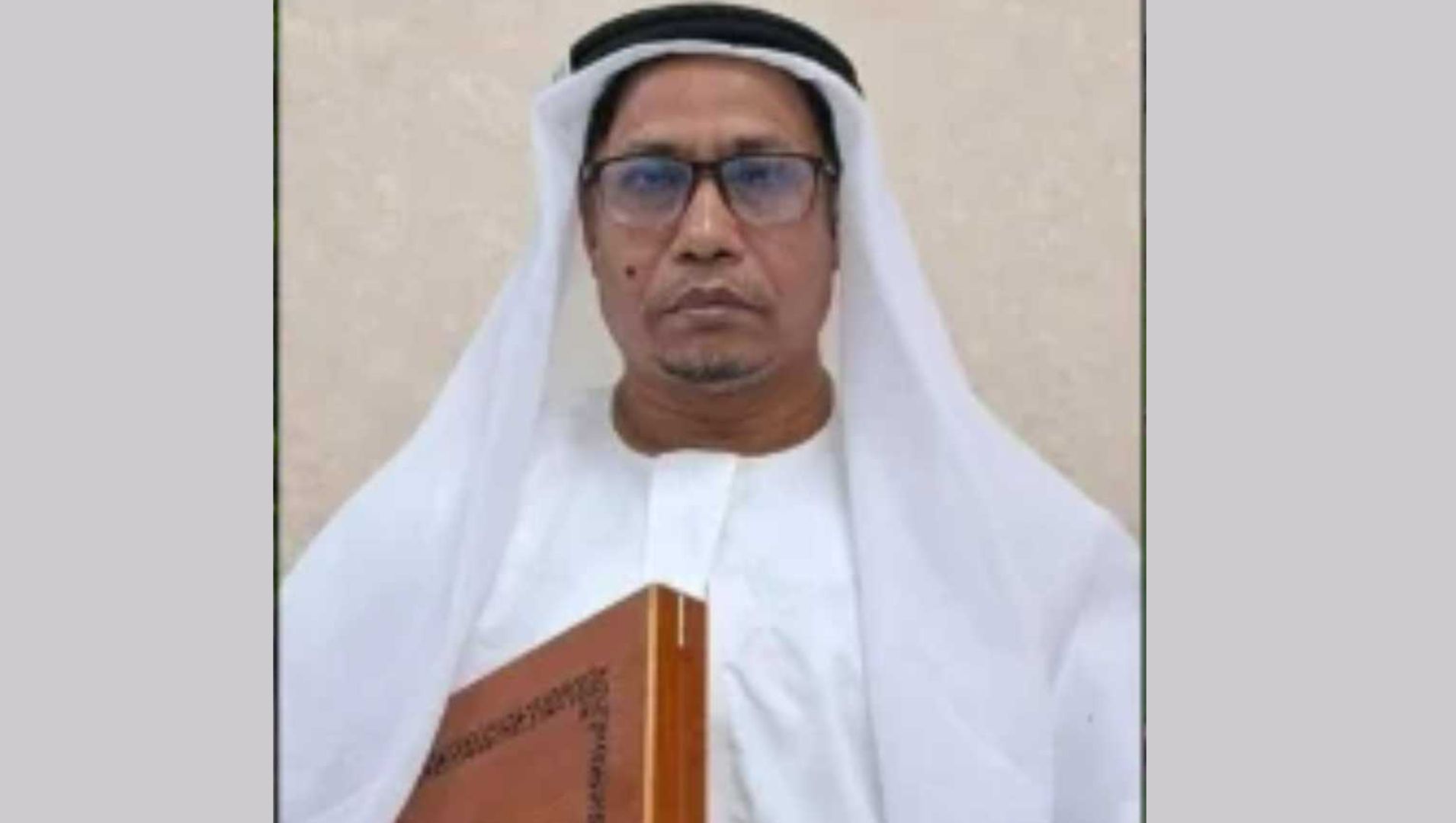 হিজাব নিয়ে ‘বিতর্কিত’ মন্তব্যের প্রতিবাদে ‘ইসলামি লেবাসে’ ক্লাস নিলেন রাবি শিক্ষক