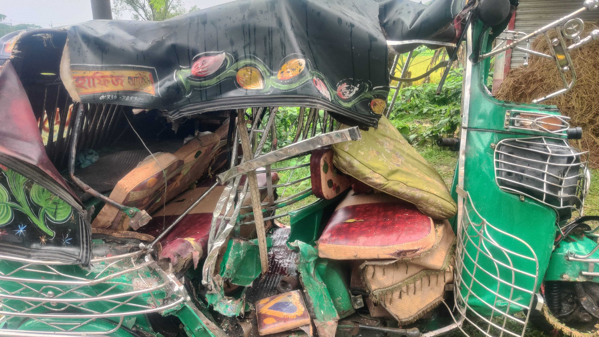 নেত্রকোনায় বাস-সিএনজি মুখোমুখি সংঘর্ষে নিহত ২