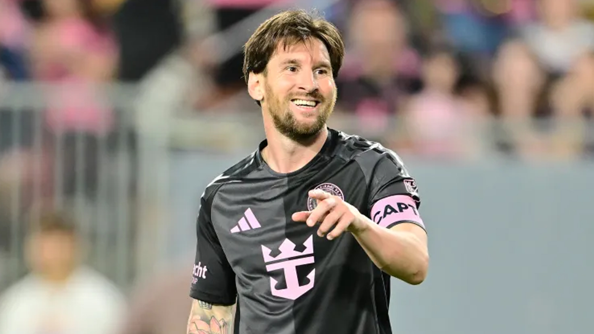 মেসির সমালোচকদের এক হাত নিলেন বার্সা কিংবদন্তি রিস্টো স্টইচকভ