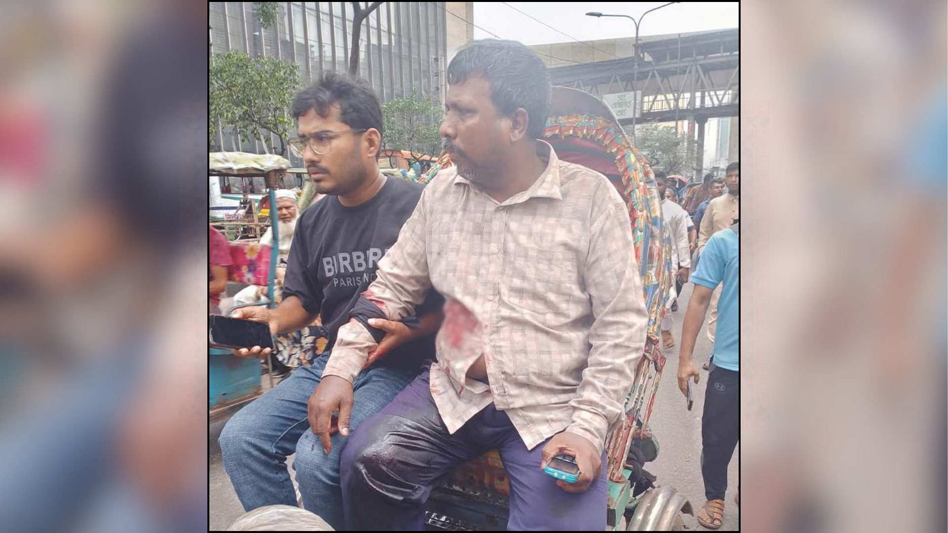 রাজধানীতে দিনেদুপুরে ব্যবসায়ীকে গুলি করে ১৭ লাখ টাকা ছিনতাই