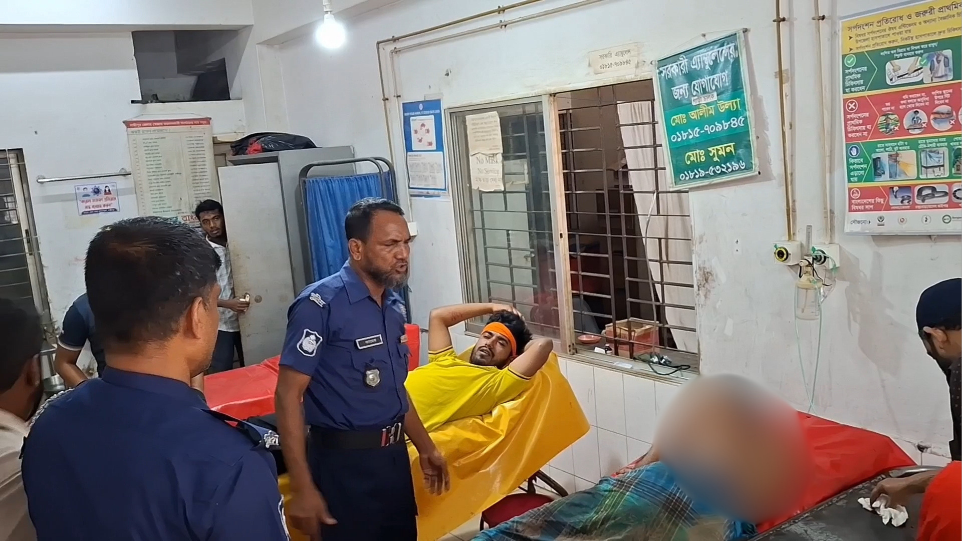 ছেলেকে কুপিয়ে ৩ তলা থেকে ঝাঁপ দিলেন সাবেক পুলিশ সদস্য