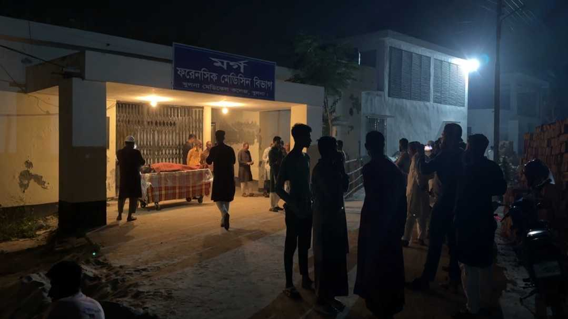 খুলনায় যুবদল নেতাকে ছুরিকাঘাতে হত্যা