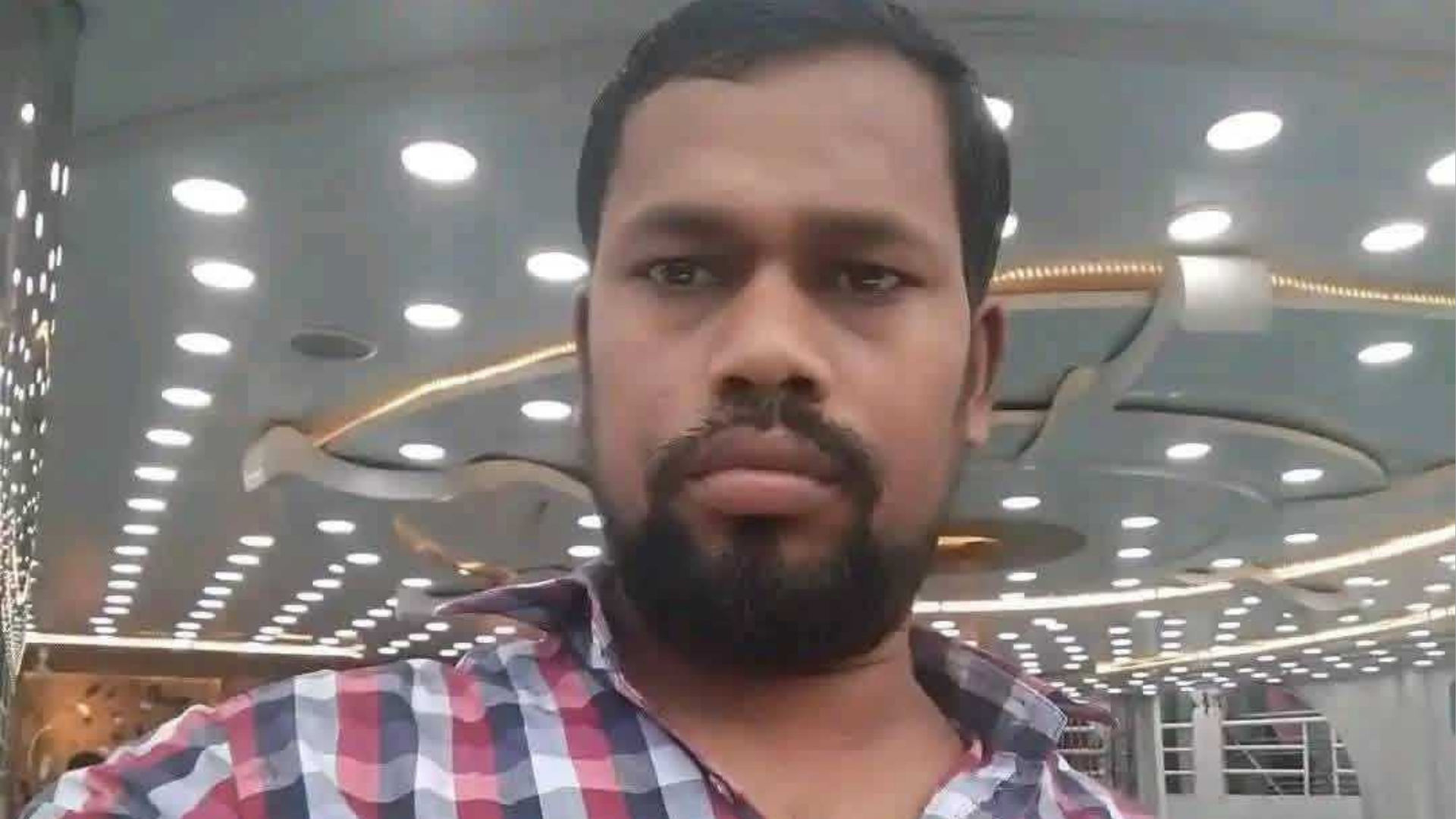 চাঁদাবাজির সময় হাতেনাতে গ্রেফতার ২