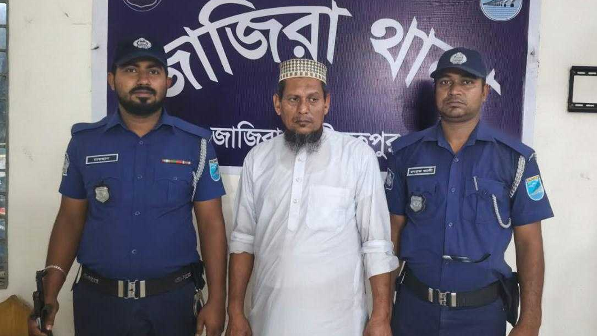 ‘শয়তানের ধোঁকায় পড়ে’ শিশুকে ধর্ষণচেষ্টা করেন ইমাম