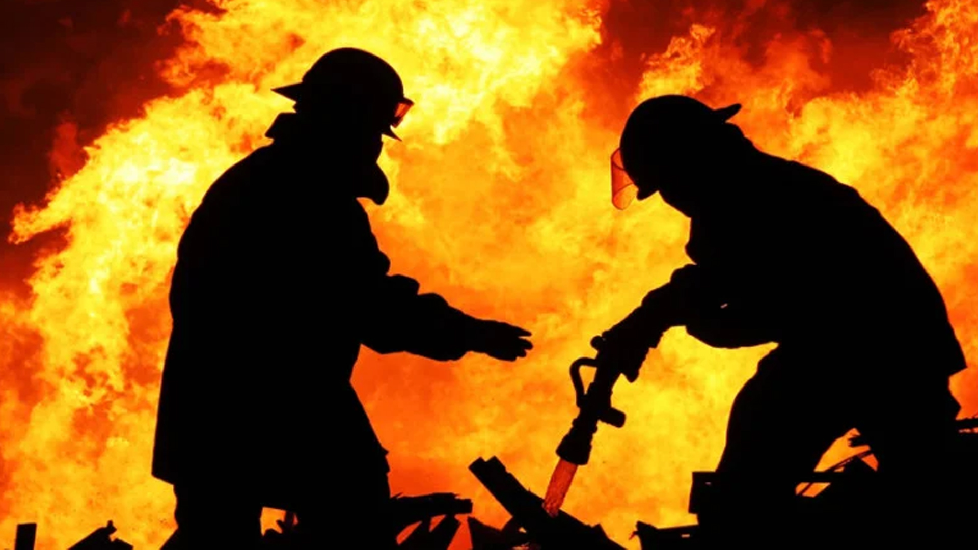 চট্টগ্রামে মাছ প্রক্রিয়াজাতকরণ কারখানায় ভয়াবহ অগ্নিকাণ্ড