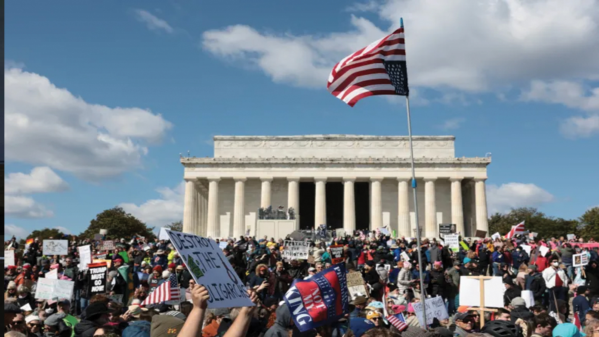 ট্রাম্পের বিরুদ্ধে ‘নো কিংস’ বিক্ষোভে উত্তাল যুক্তরাষ্ট্র