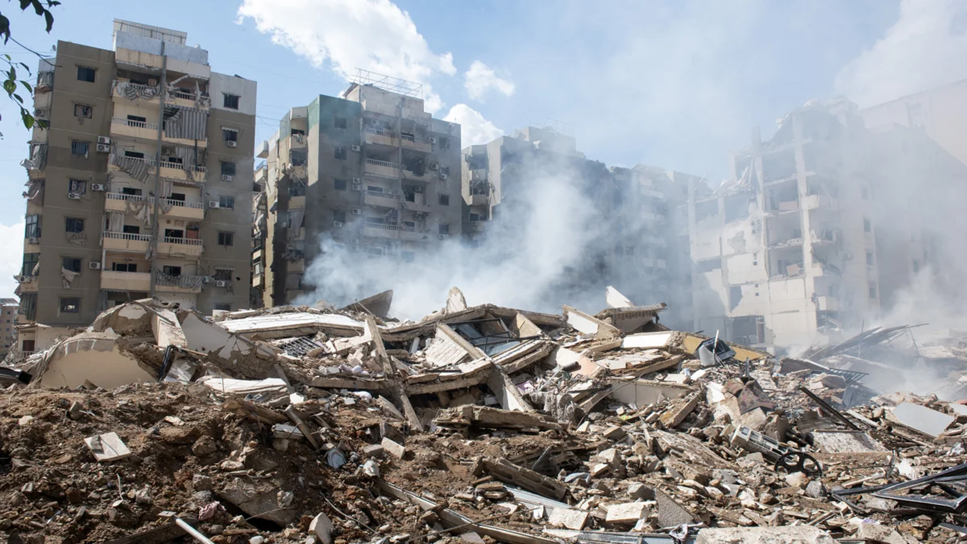 লেবাননের দুটি গ্রামে ক্ষেপণাস্ত্র ছুড়ল ইসরাইল
