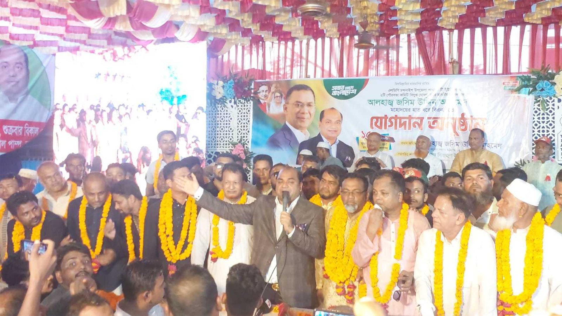 চন্দনাইশে এলডিপি ছেড়ে বিএনপিতে সহস্রাধিক নেতাকর্মীর যোগদান
