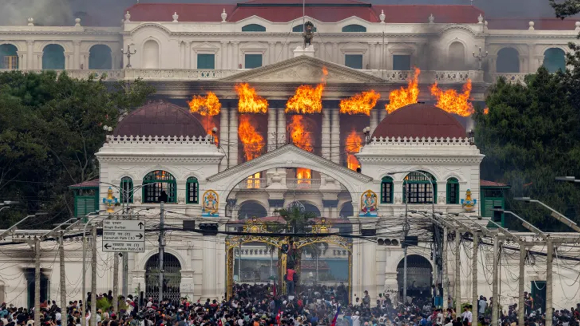 নেপালে দুইদিনের আন্দোলনে সরকার পতন, সামনে কী?