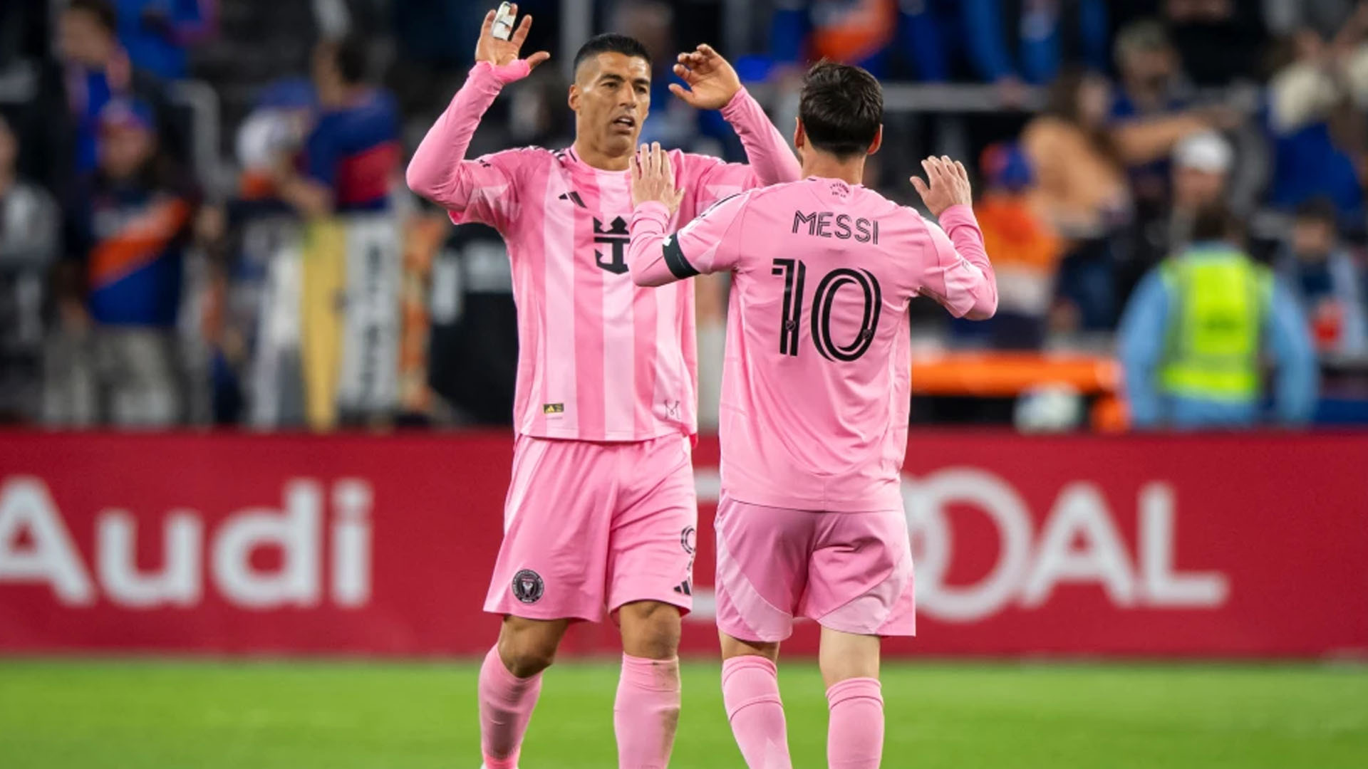 আরও এক মৌসুম ইন্টার মায়ামিতে মেসির সঙ্গী সুয়ারেজ - Bangla24.Top