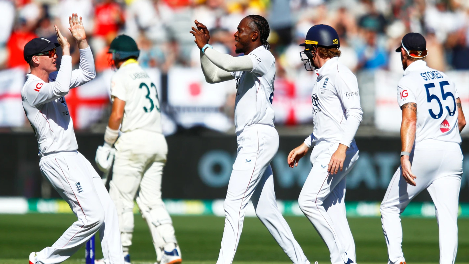 অ্যাশেজ টেস্টে ১১৬ বছরের ইতিহাসে প্রথম দিন উইকেট ...