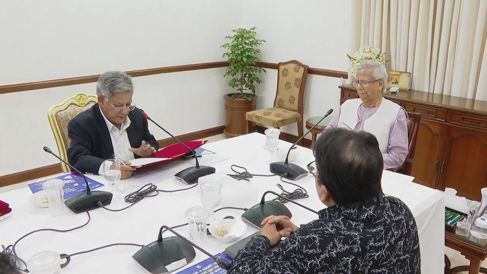 শ্রমিকদের সুরক্ষায় আইএলওর ৩ কনভেনশনে অন্তর্বর্তী সরকারের সই