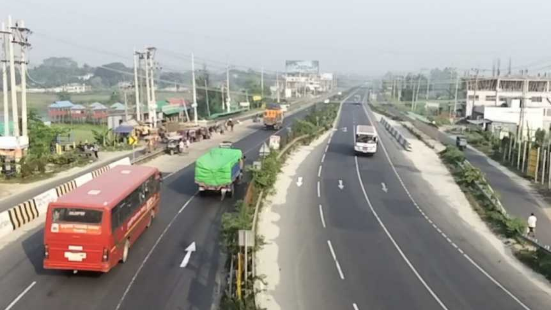 ঢাকা-টাঙ্গাইল মহাসড়কে আইনশৃঙ্খলা বাহিনীর কড়া নিরাপত্তা, যান চলাচল স্বাভাবিক