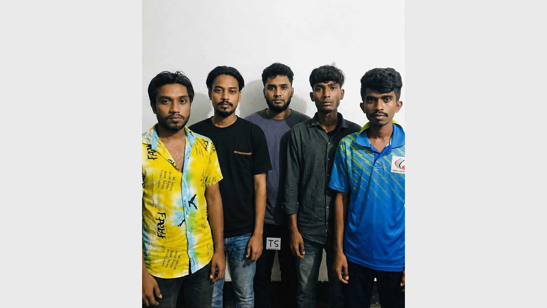 পুলিশ সদস্যকে অপহরণ করে চাঁদা দাবির অভিযোগ, গ্রেফতার ৫