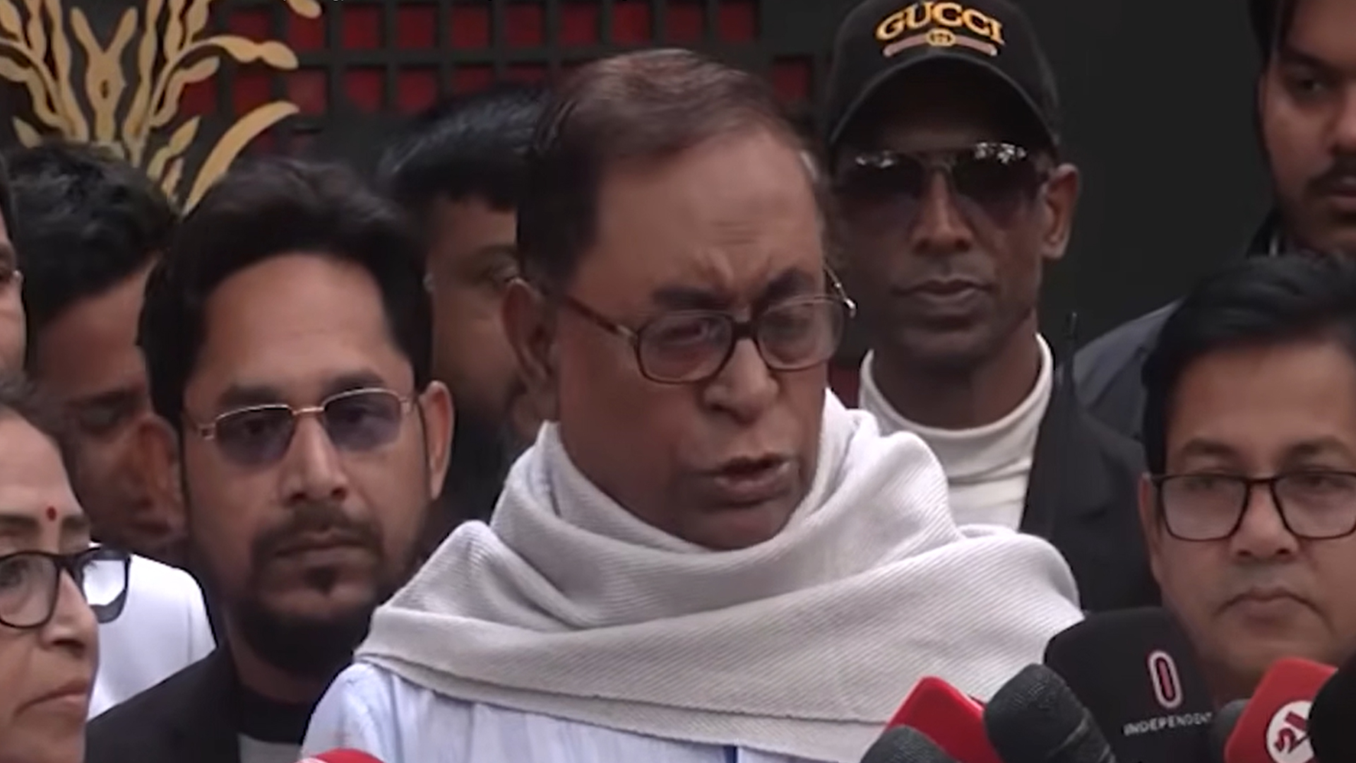 দয়া নয়, একটি সম্মানজনক আসন সমঝোতা হবে: সাইফুল হক - Bangla24.Top