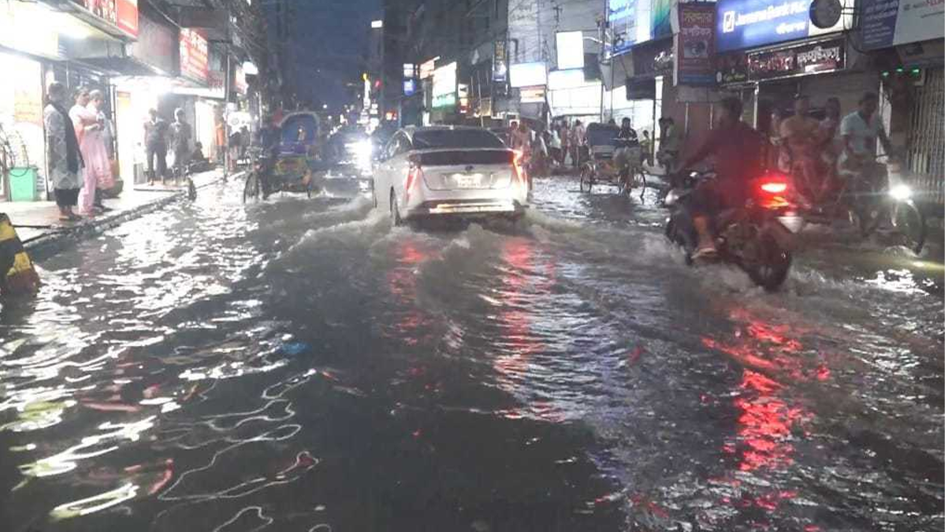 দক্ষিণাঞ্চলে কীর্তনখোলাসহ ১১ নদীর পানি বিপৎসীমার ওপরে, নিম্নাঞ্চল প্লাবিত