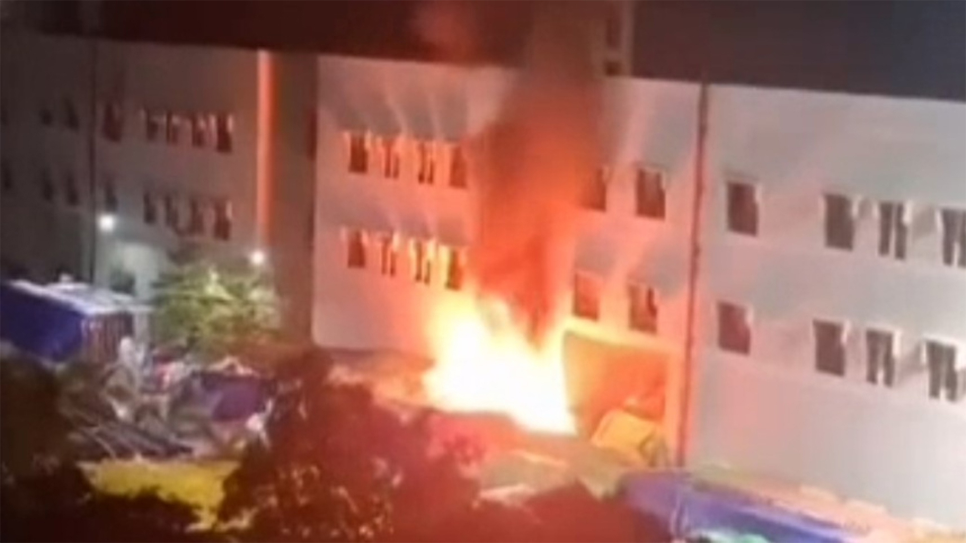 হযরত শাহজালাল বিমানবন্দরে কার্গো শেডে আগুন