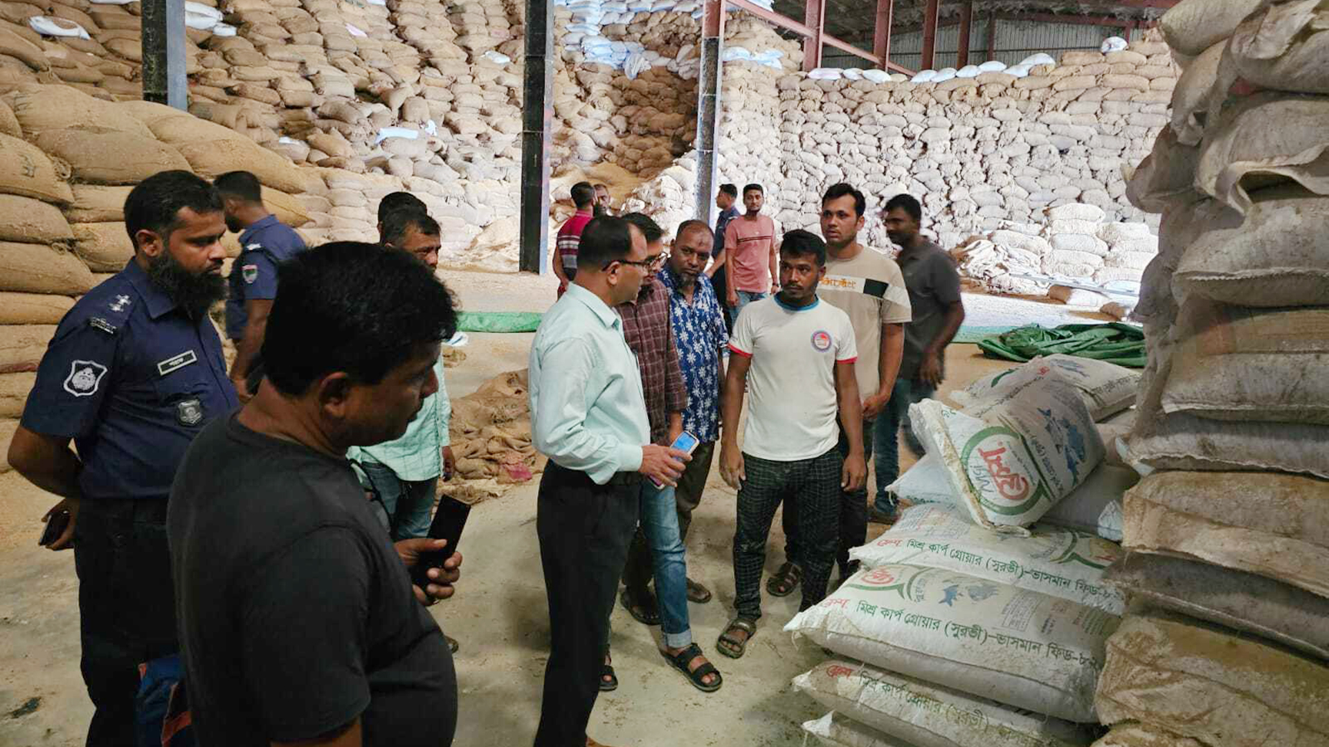 খুলনা বিভাগে ভোক্তা অধিকারের অভিযান, ১৭ প্রতিষ্ঠানকে জরিমানা