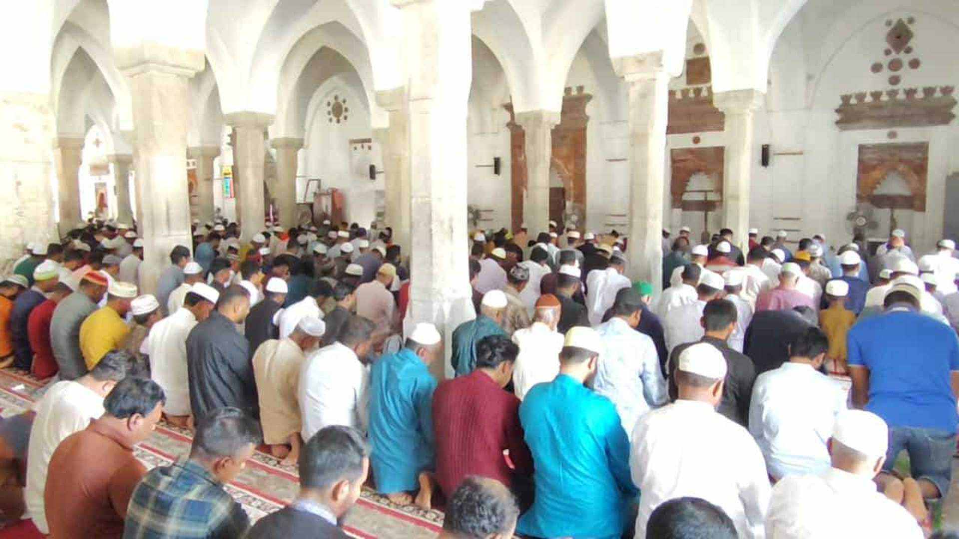 জুমার নামাজ কত রাকাত পড়তে হয়